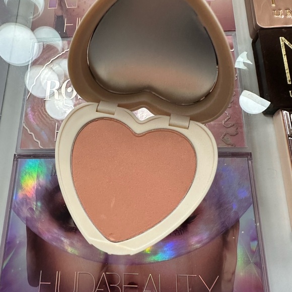 Colourpop heart blush - Picture 2 of 4